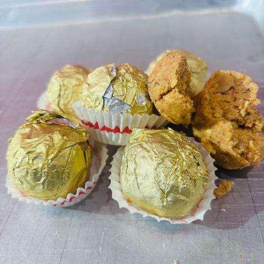 Deși Ghee Channa Ladoo